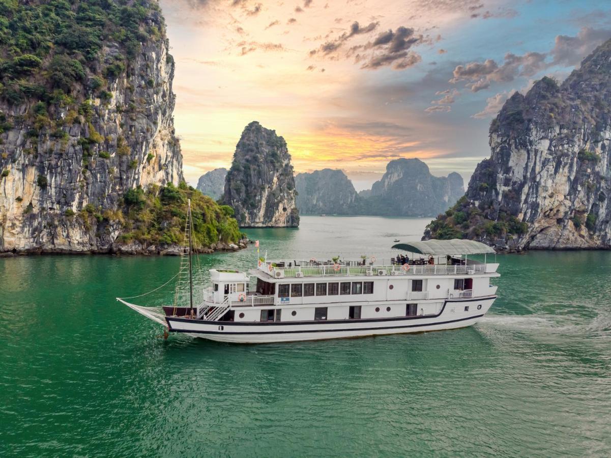 Legend Cruise Hotel Ha Long Exterior photo